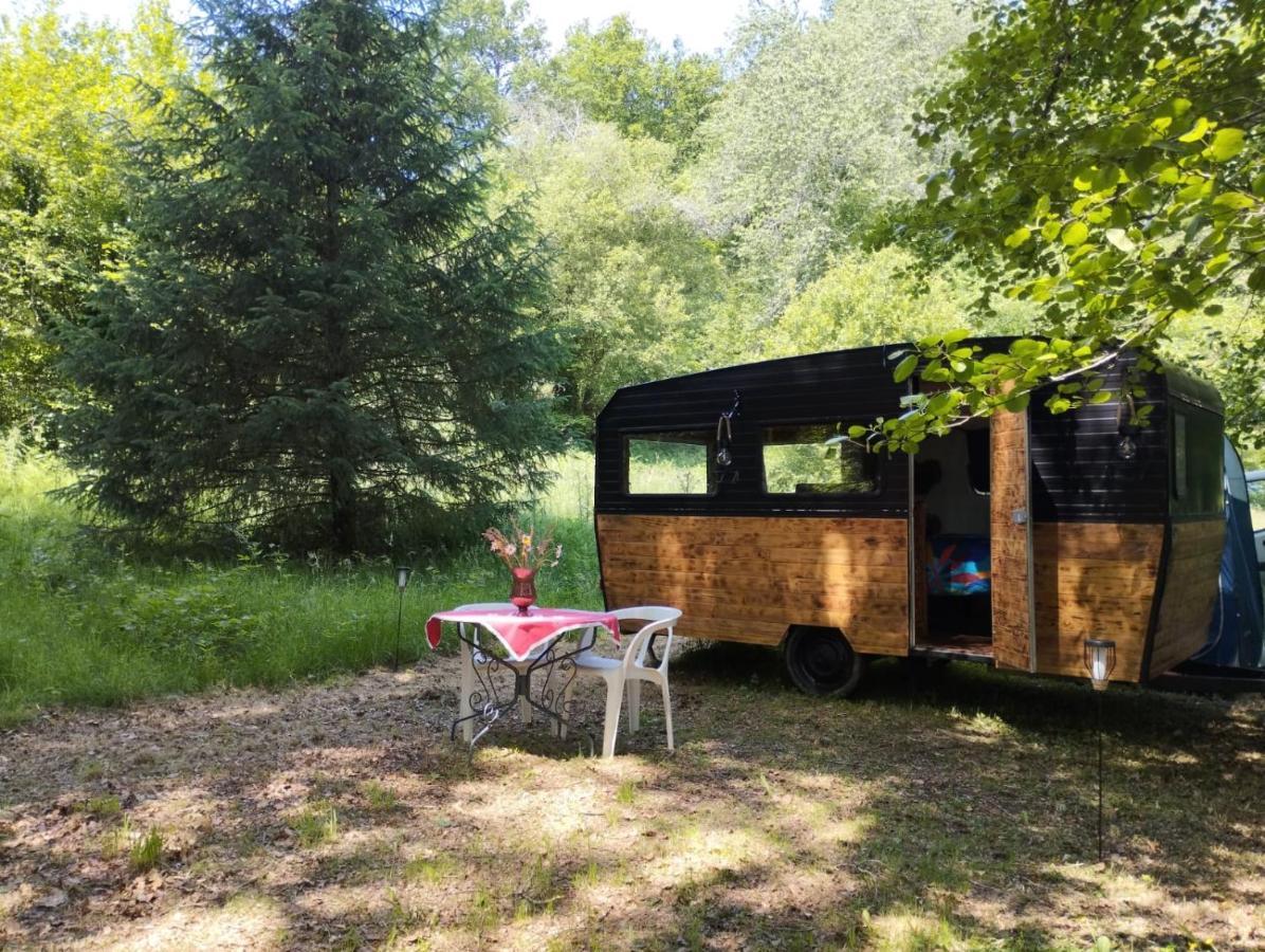 La Caravane Nature Saint-Julien-le-Petit 외부 사진